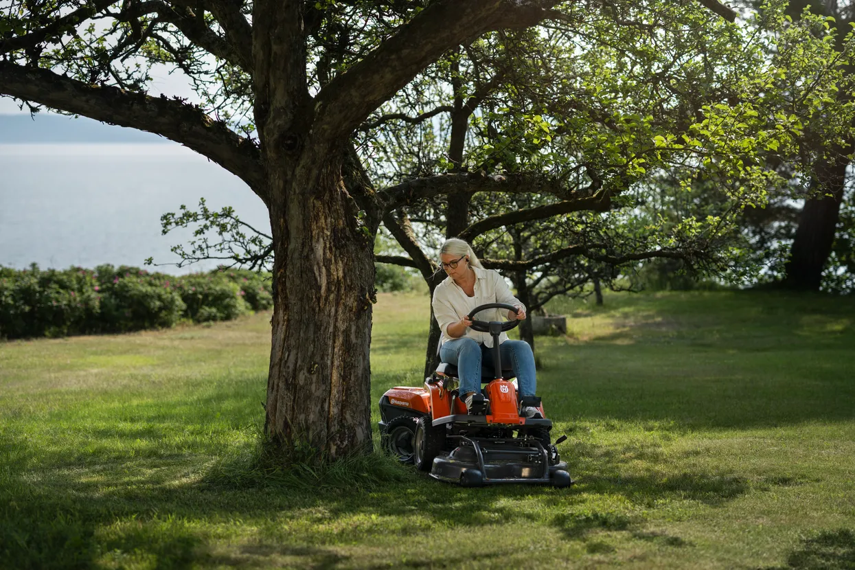 HUSQVARNA R 112iC - Komplektā ar 85cm pļaušanas bloku - Attēls 2